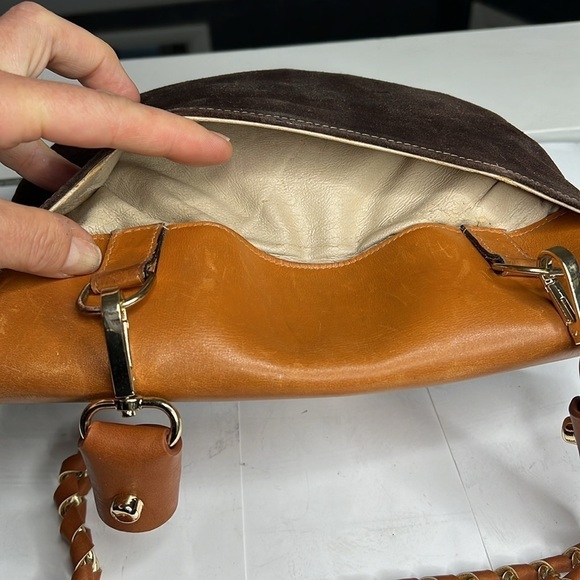 1960’s Gucci Suede and Leather Shoulder with Crossbody Chain Bag - Picture 8 of 16